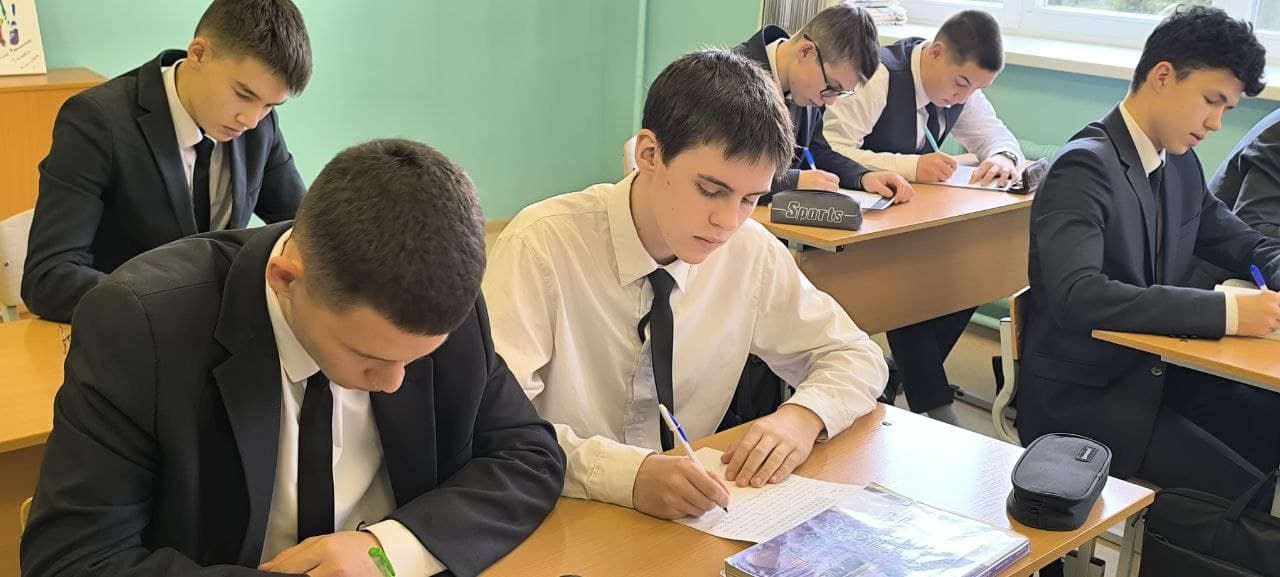 Сабаның сәләтле балалар мәктәбендә татарча диктант язу акциясендә 200дән артык кеше катнашкан