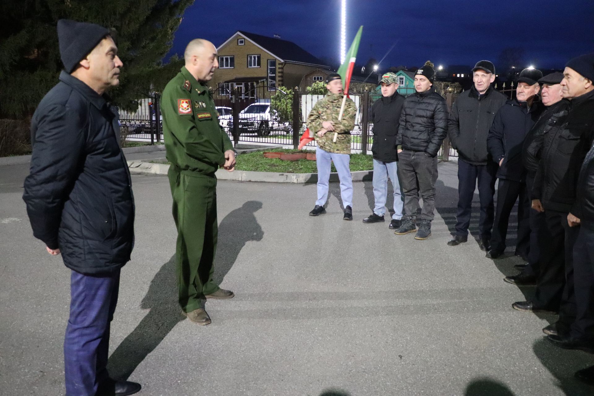 Саба  ракетачылары  һәм  артиллеристлары митингка чыкты