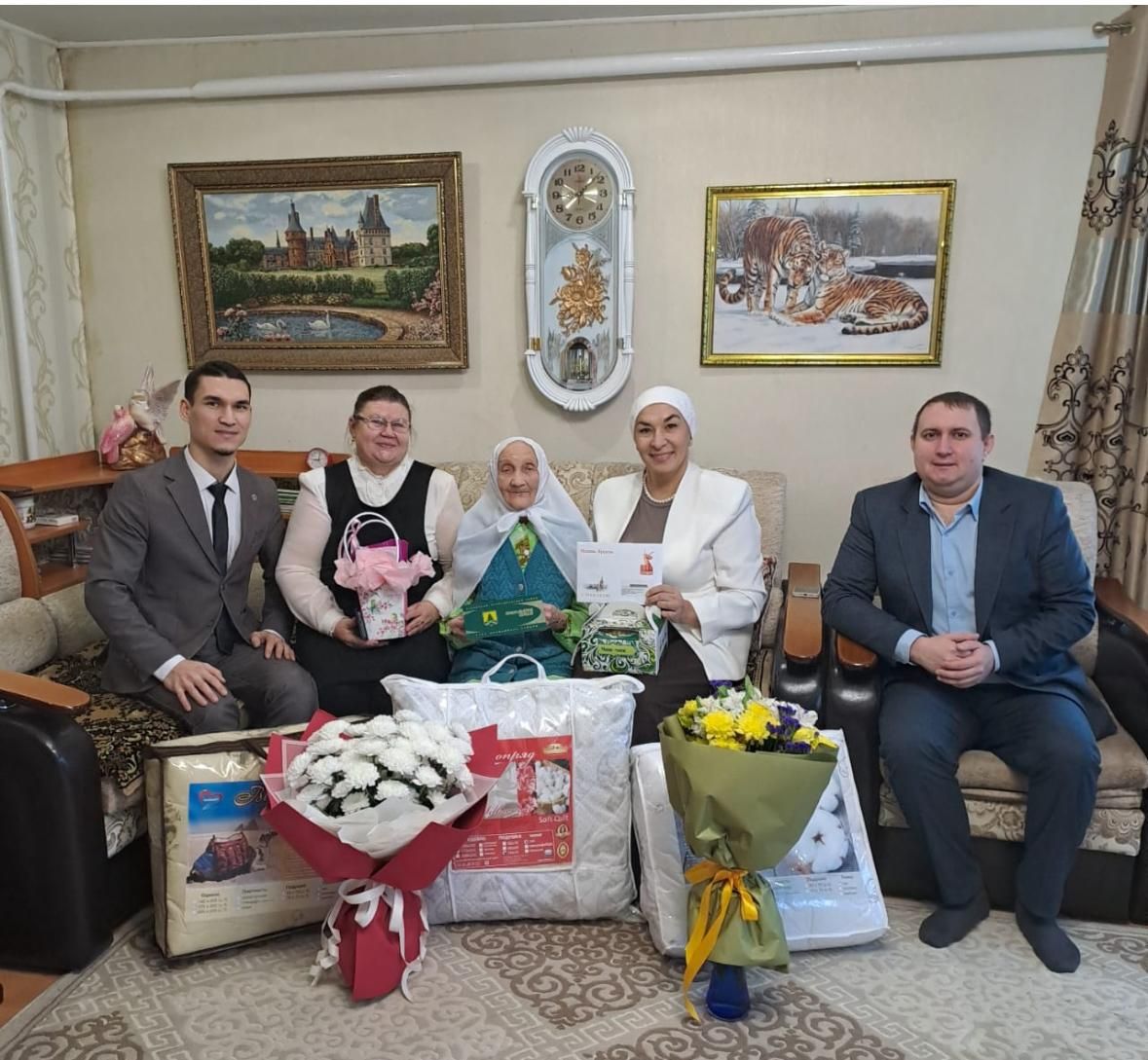 Сабада яшәүче Шәфкыя Шляпинаны 95 яшьлек юбилее белән котладылар