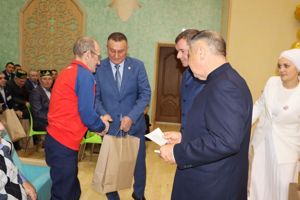 Иген иккәнне һәркем хөрмәт иткән