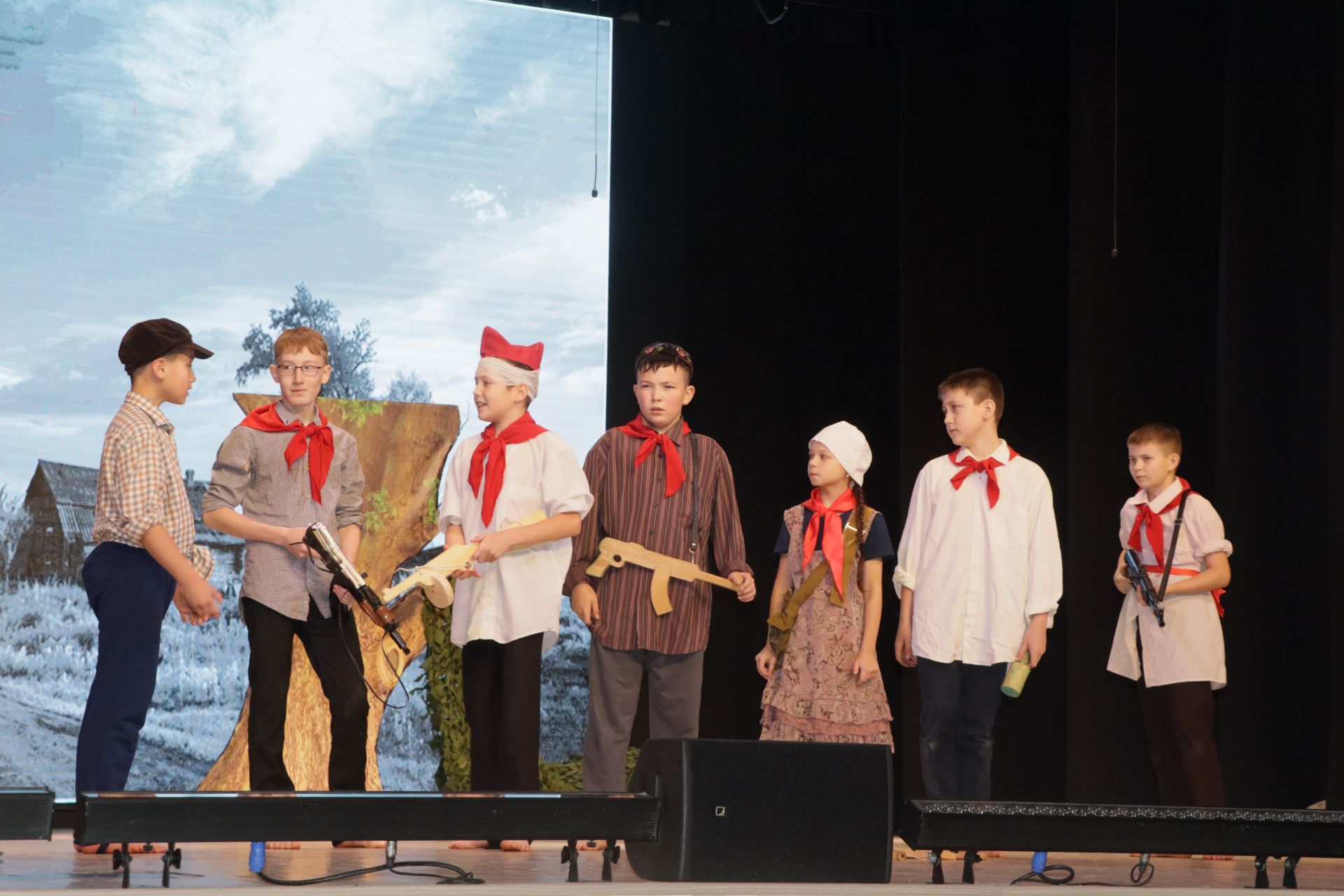 Бүген район мәдәният йортында Шәүкәт Биктимеров исемендәге республика балалар театр сәнгате конкурсының финалы узды