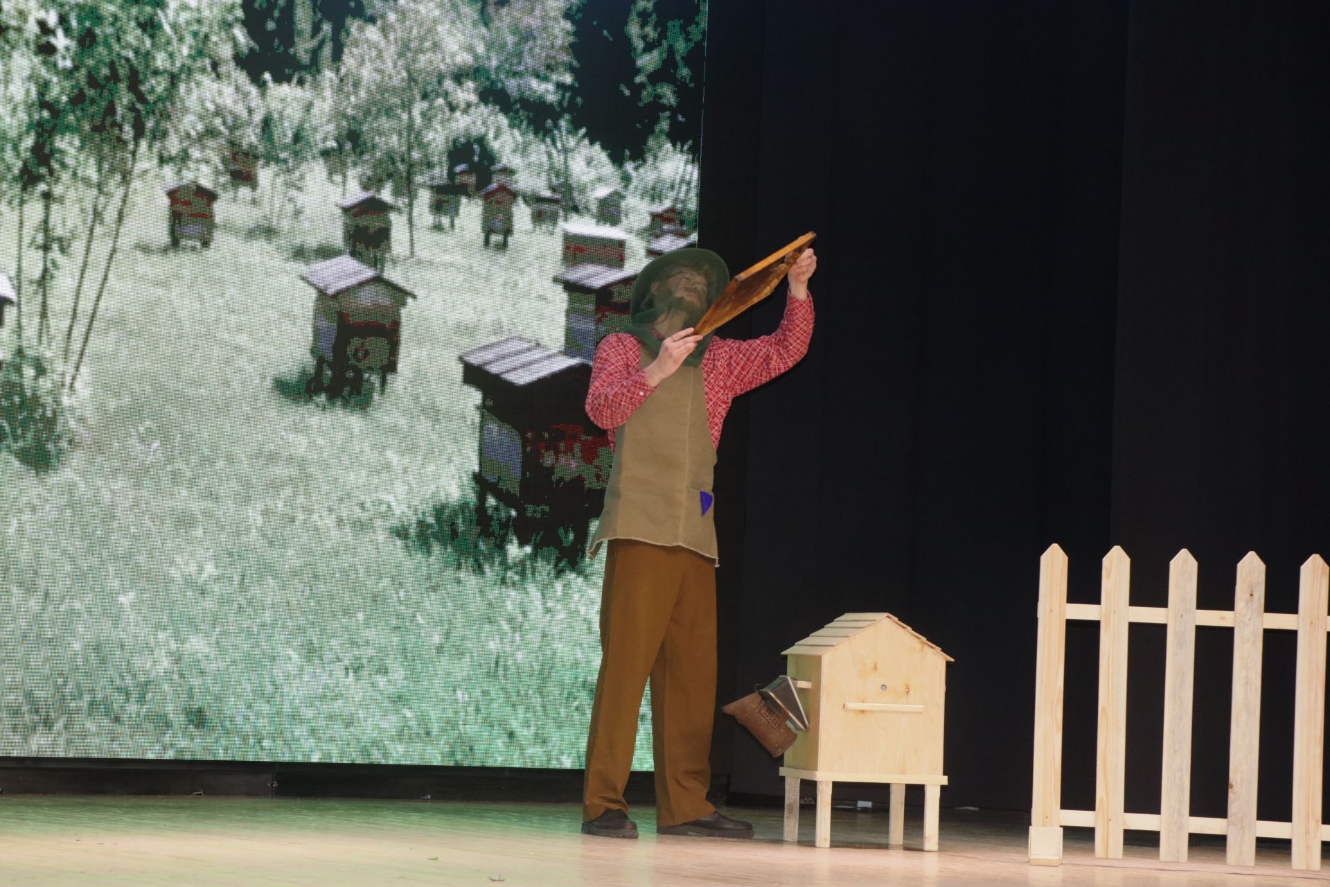 Бүген район мәдәният йортында Шәүкәт Биктимеров исемендәге республика балалар театр сәнгате конкурсының финалы узды