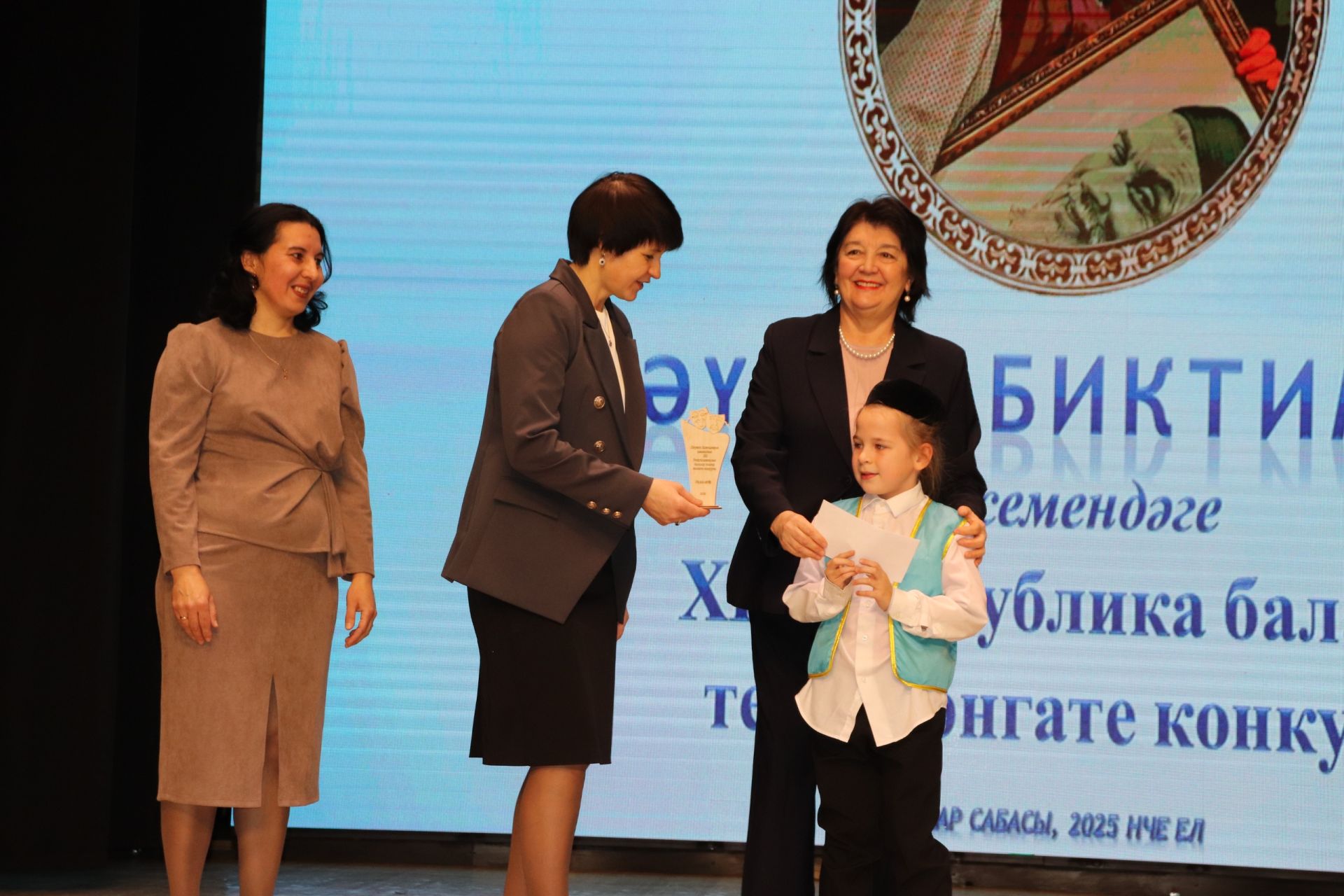 Бүген район мәдәният йортында Шәүкәт Биктимеров исемендәге республика балалар театр сәнгате конкурсының финалы узды