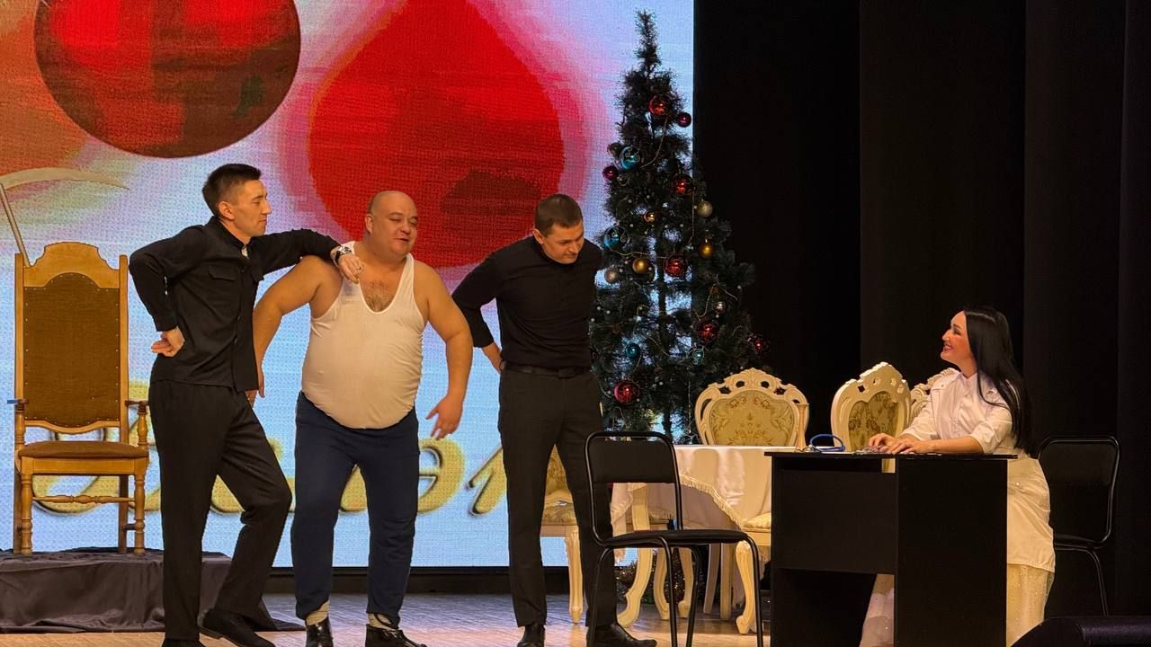 Район мәдәният йортында Саба тамашачысы өчен «Әлмәндәргә ияреп, ягъни, «Әлмәндәр хикмәтләре» дигән Яңа ел тамашасы күрсәтелде