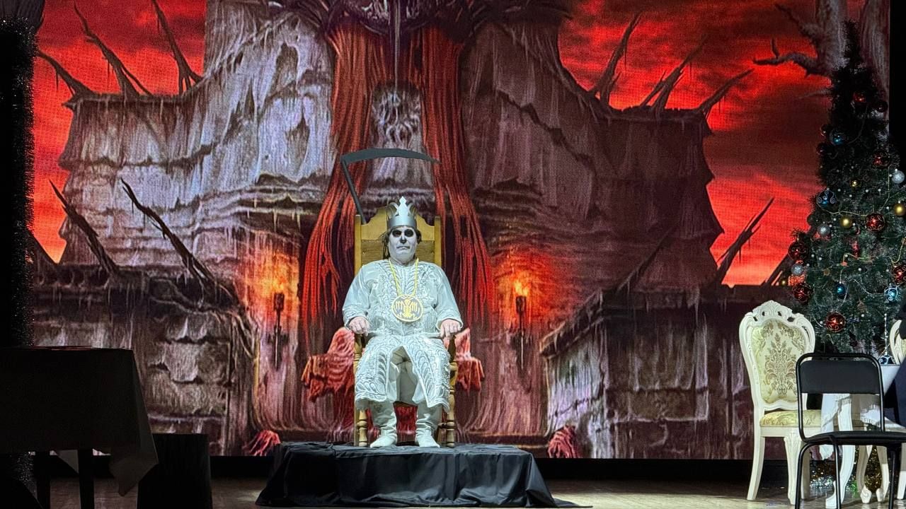 Район мәдәният йортында Саба тамашачысы өчен «Әлмәндәргә ияреп, ягъни, «Әлмәндәр хикмәтләре» дигән Яңа ел тамашасы күрсәтелде