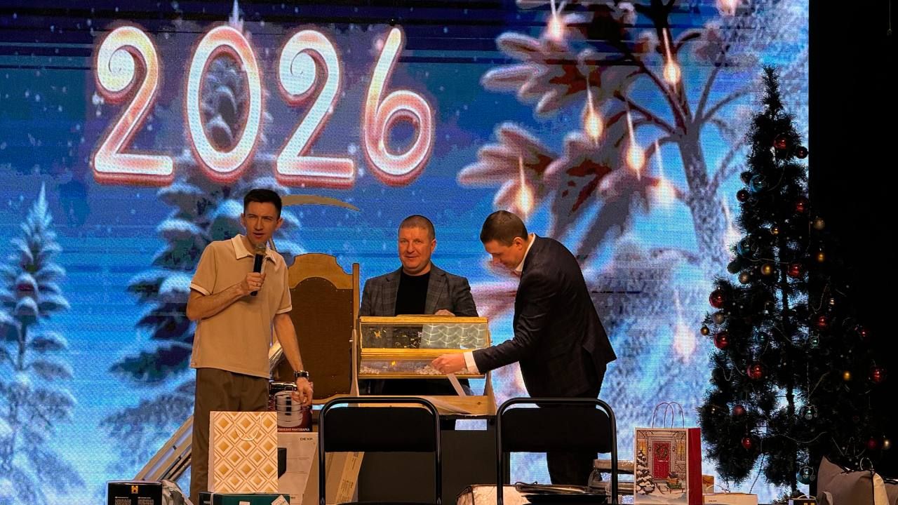 Район мәдәният йортында Саба тамашачысы өчен «Әлмәндәргә ияреп, ягъни, «Әлмәндәр хикмәтләре» дигән Яңа ел тамашасы күрсәтелде