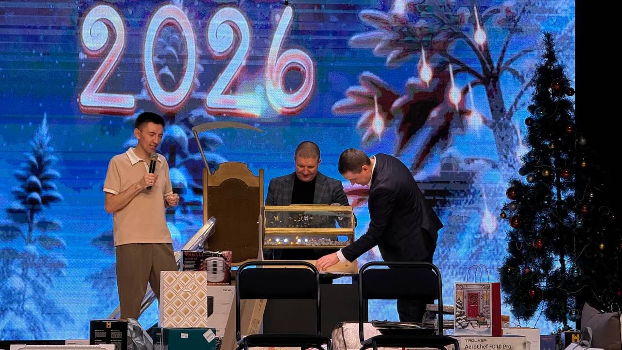 Район мәдәният йортында Саба тамашачысы өчен «Әлмәндәргә ияреп, ягъни, «Әлмәндәр хикмәтләре» дигән Яңа ел тамашасы күрсәтелде