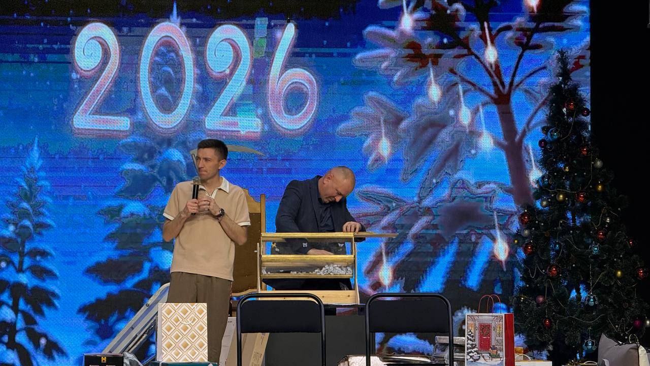Район мәдәният йортында Саба тамашачысы өчен «Әлмәндәргә ияреп, ягъни, «Әлмәндәр хикмәтләре» дигән Яңа ел тамашасы күрсәтелде