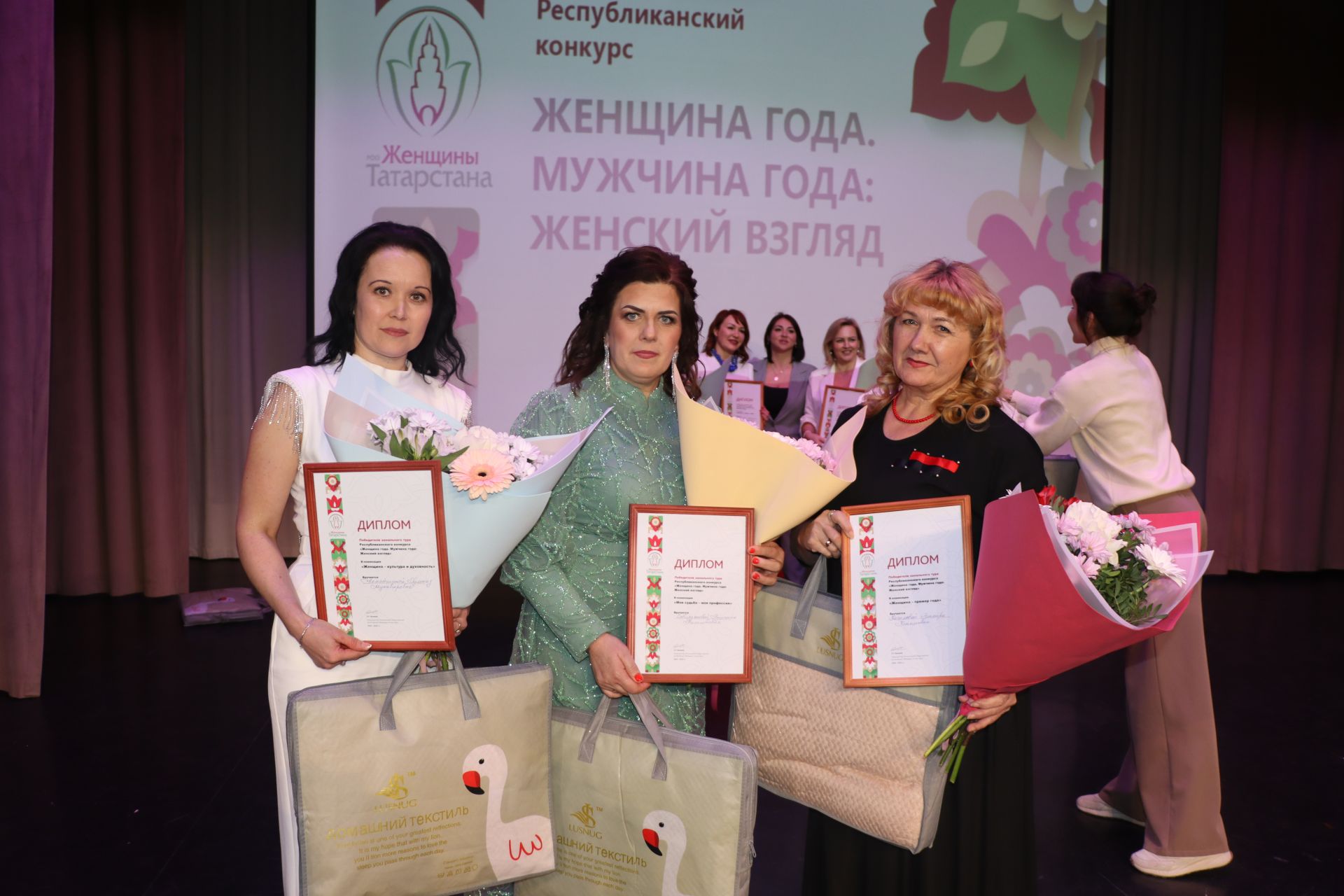 «Ел хатын-кызы. Ел ир-аты: хатын-кыз карашыннан» республика бәйгесендә зона ярышыннан райондашларыбыз зур җиңү белән кайтты