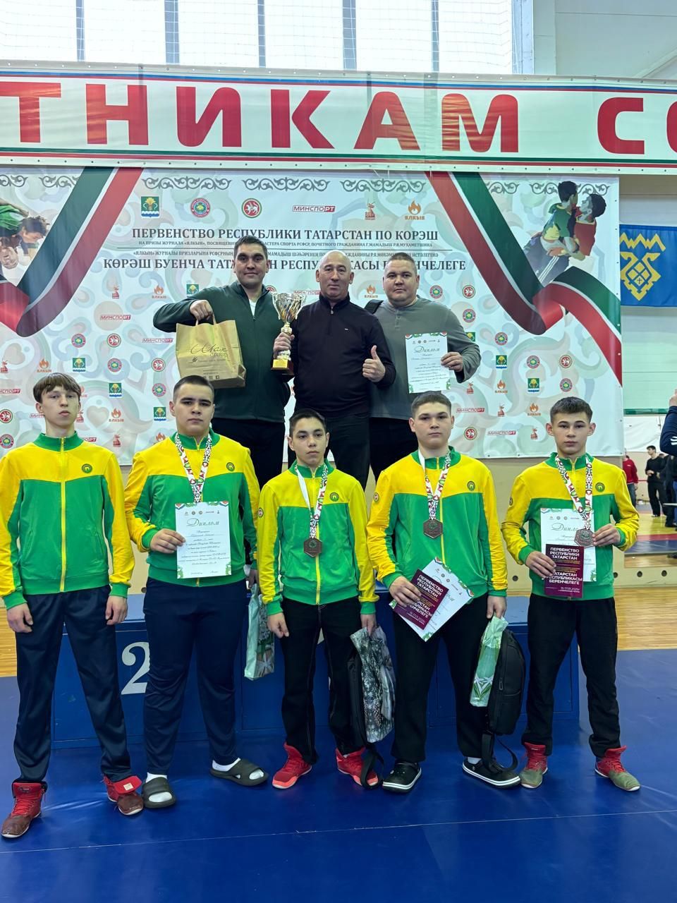 «Ялкын» журналы призына  ярыштылар