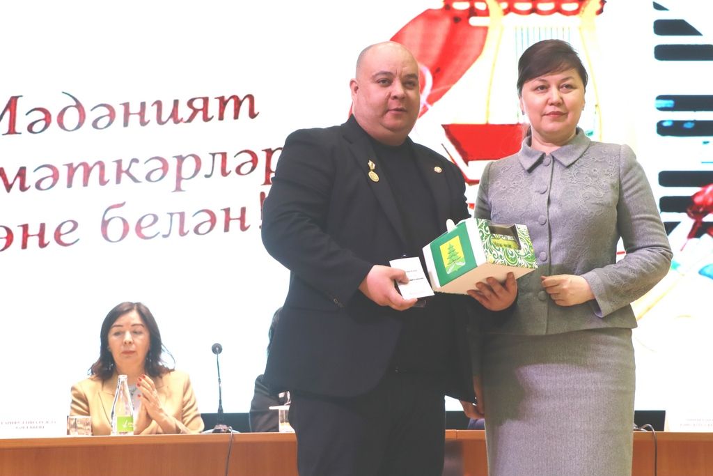 Илһамнары һәм эчкерсезлеге белән тормышыбызны онытылмаслык тәэсирләр бүләк итүчеләр
