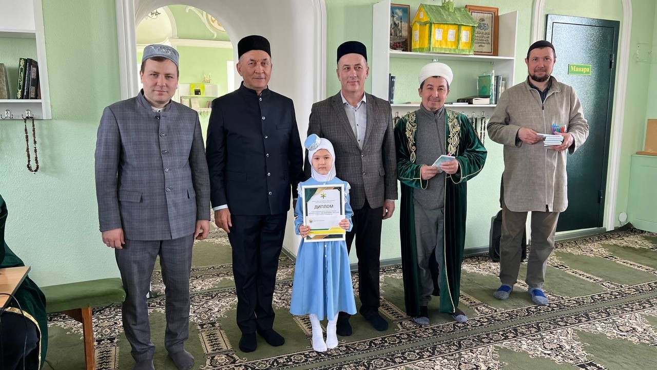 Сабада балалар өчен Азан әйтү һәм вәгазь сөйләү бәйгесендә 40лап бала катнашты