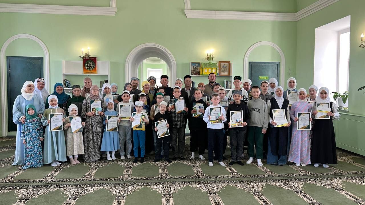 Сабада балалар өчен Азан әйтү һәм вәгазь сөйләү бәйгесендә 40лап бала катнашты