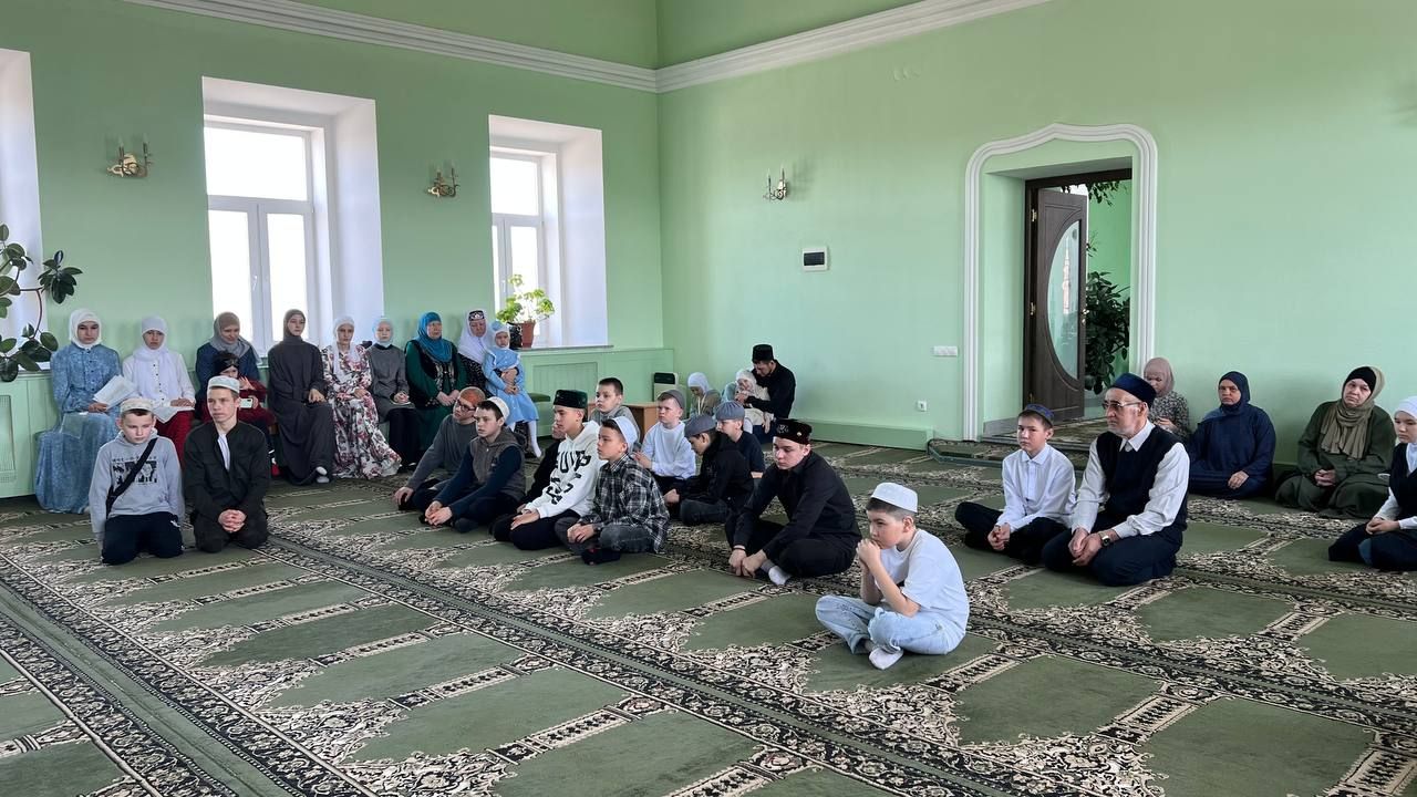 Сабада балалар өчен Азан әйтү һәм вәгазь сөйләү бәйгесендә 40лап бала катнашты