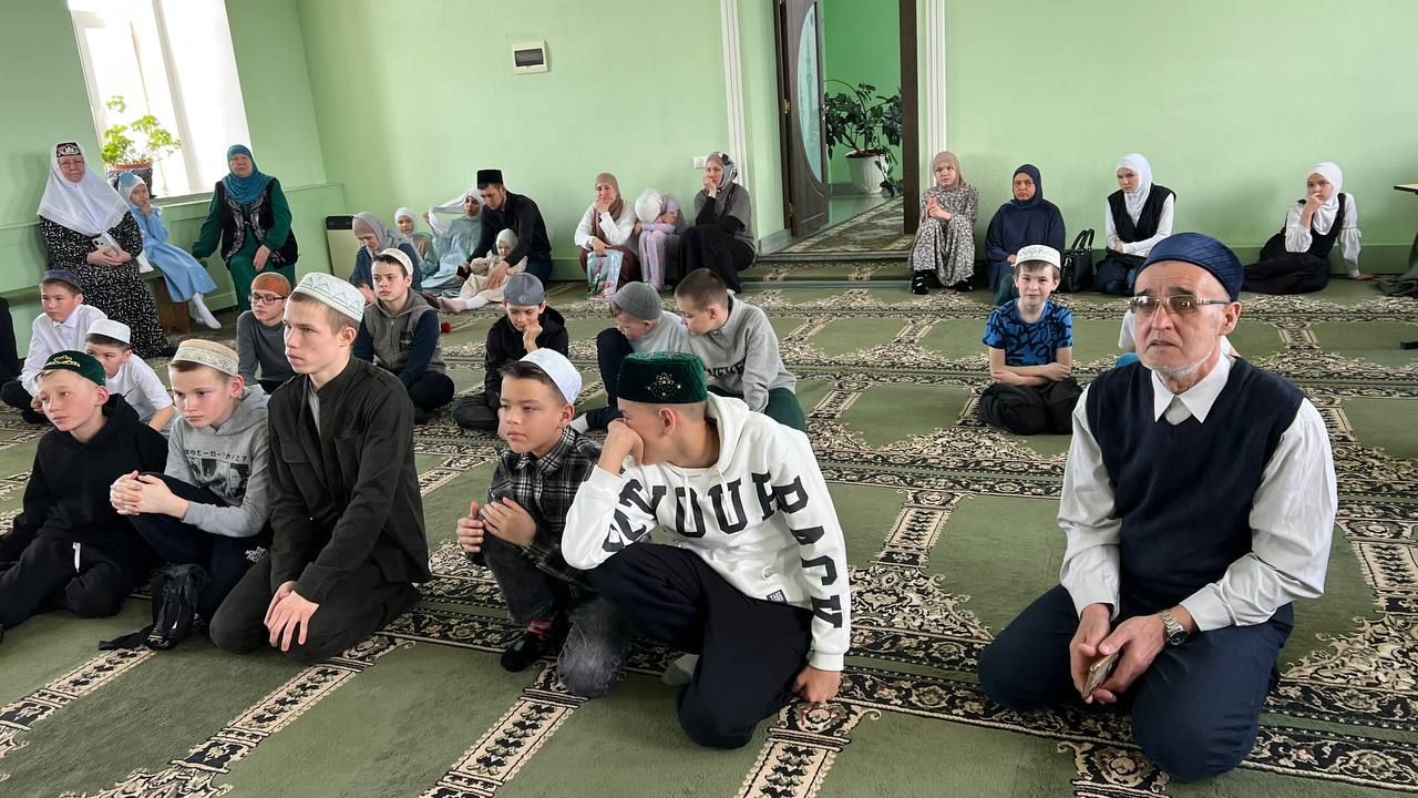 Сабада балалар өчен Азан әйтү һәм вәгазь сөйләү бәйгесендә 40лап бала катнашты