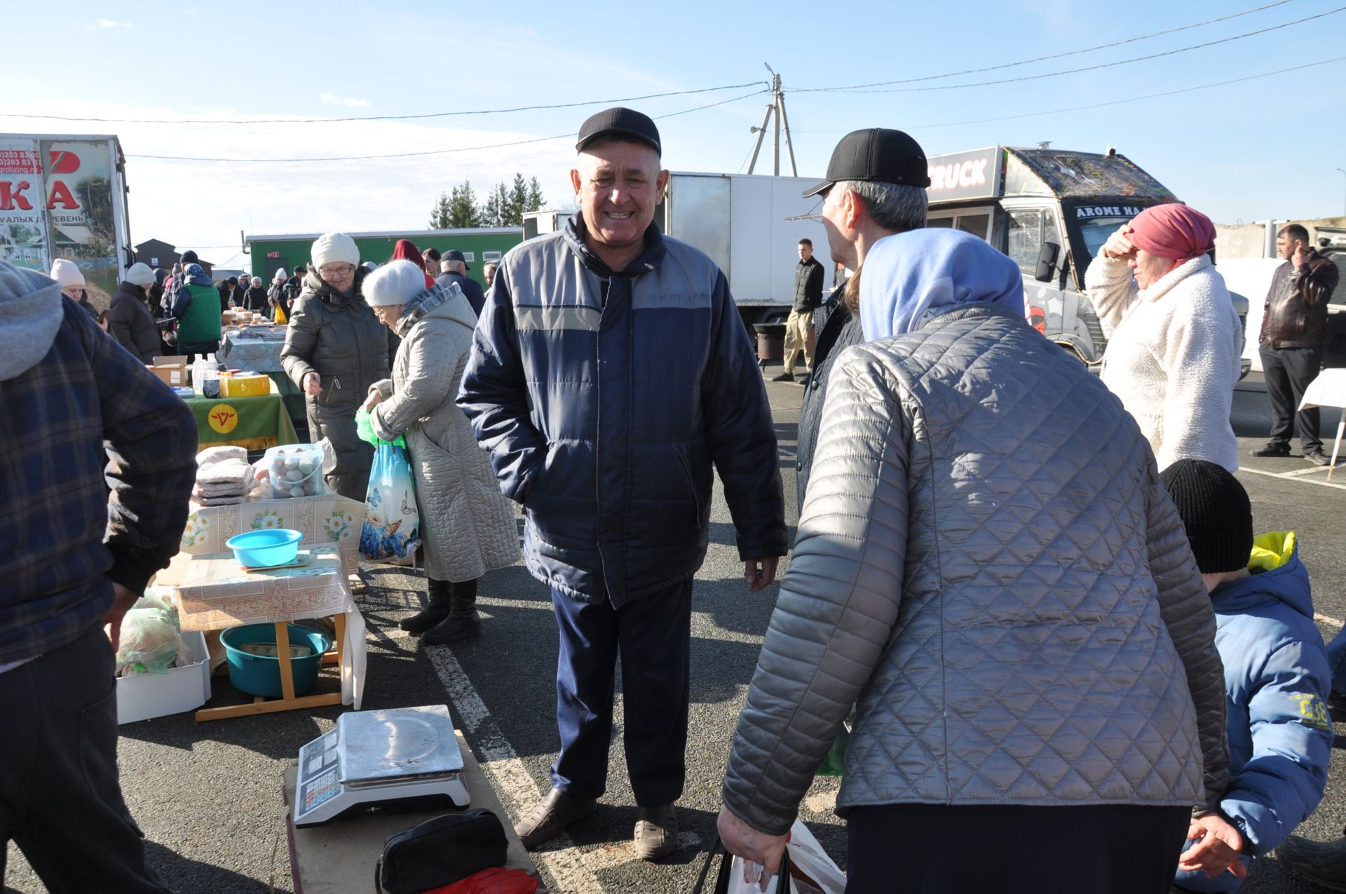 Узган шимбәдә Сабада һәм Шәмәрдәндә узган ярминкәләрдә  80нән артык сәүдә ноктасы эшләде