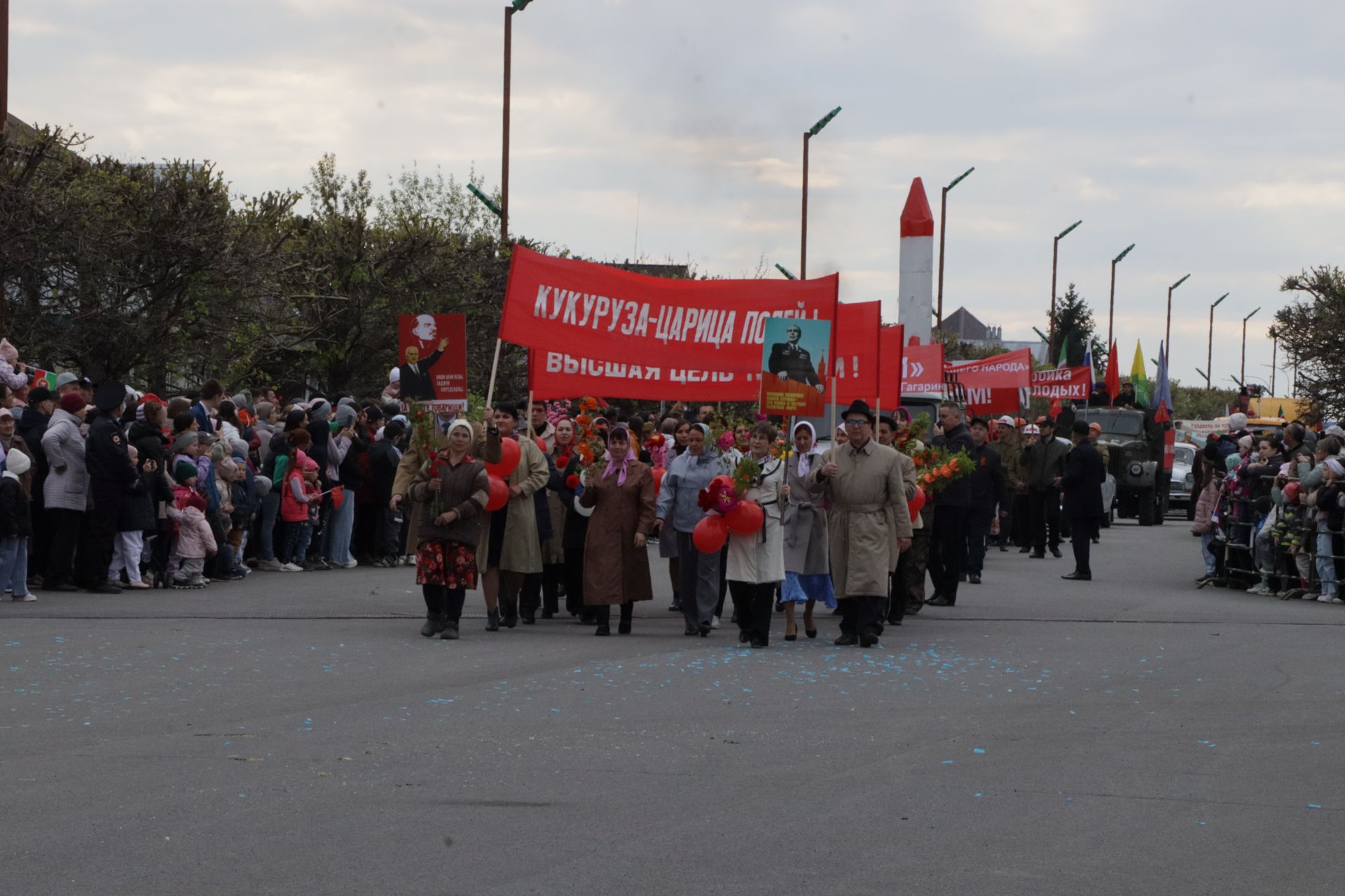 Бүген Сабада Җиңү бәйрәме узды (фоторепортаж)