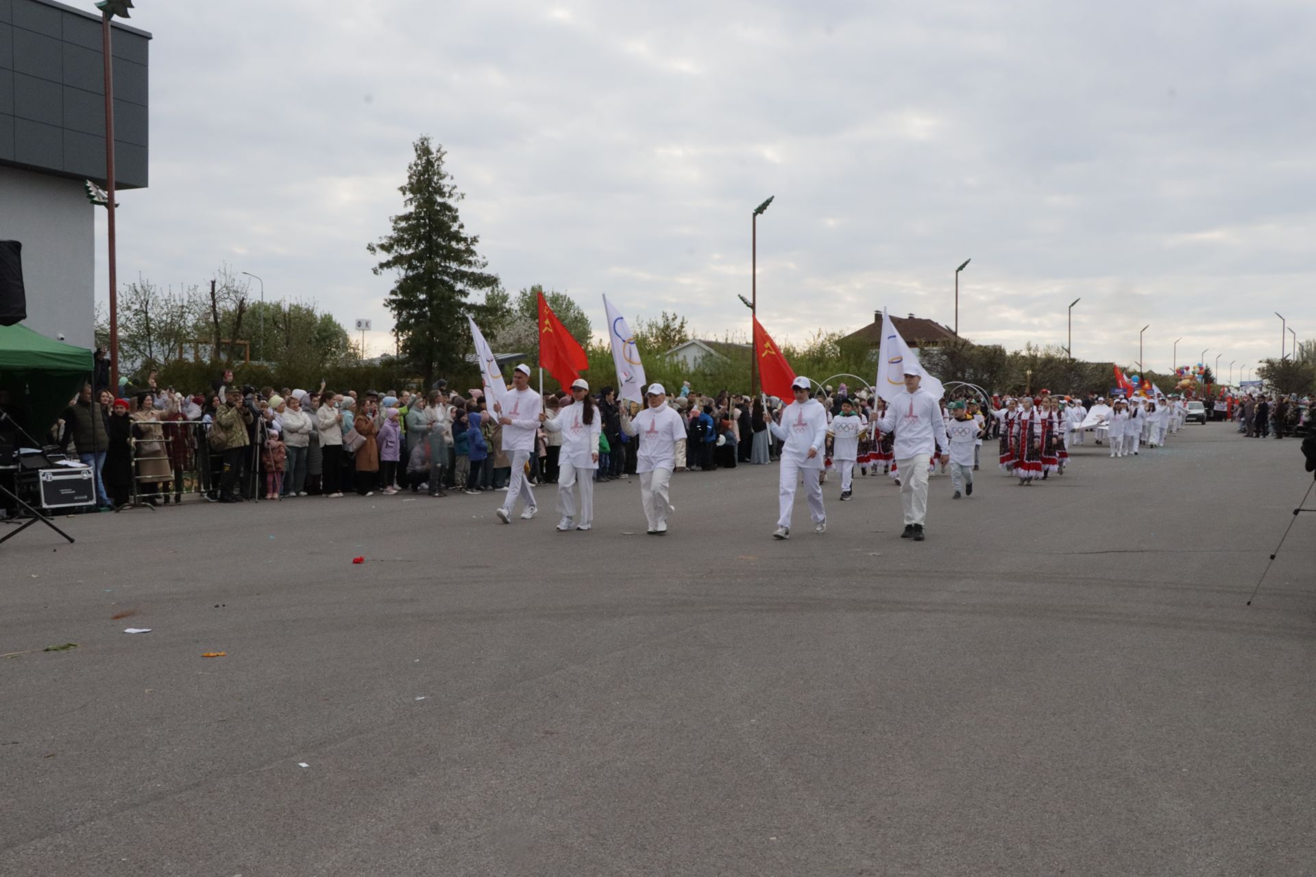 Бүген Сабада Җиңү бәйрәме узды (фоторепортаж)