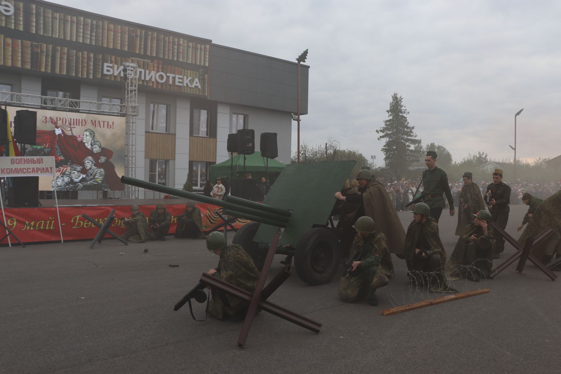Бүген Сабада Җиңү бәйрәме узды (фоторепортаж)