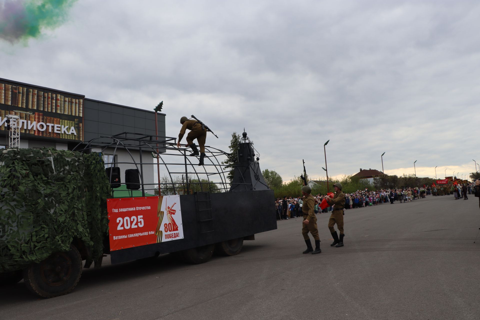 Бүген Сабада Җиңү бәйрәме узды (фоторепортаж)