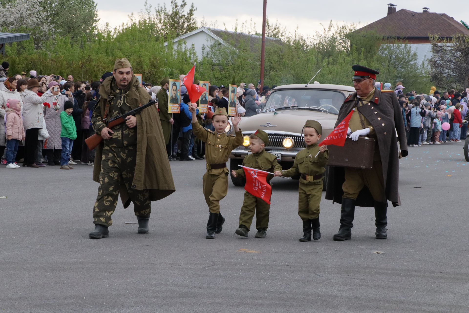 Бүген Сабада Җиңү бәйрәме узды (фоторепортаж)