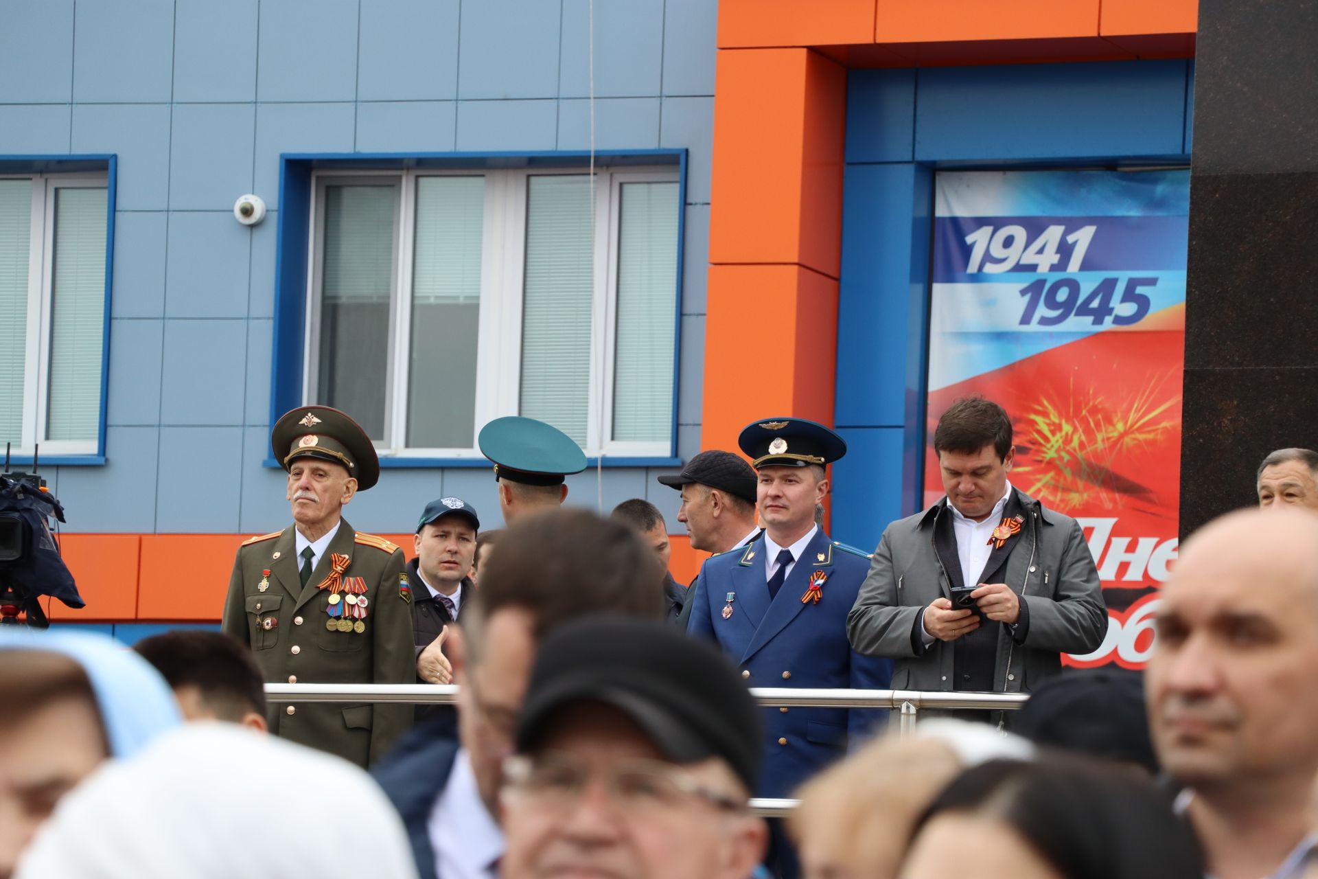 Бүген Сабада Җиңү бәйрәме узды (фоторепортаж)