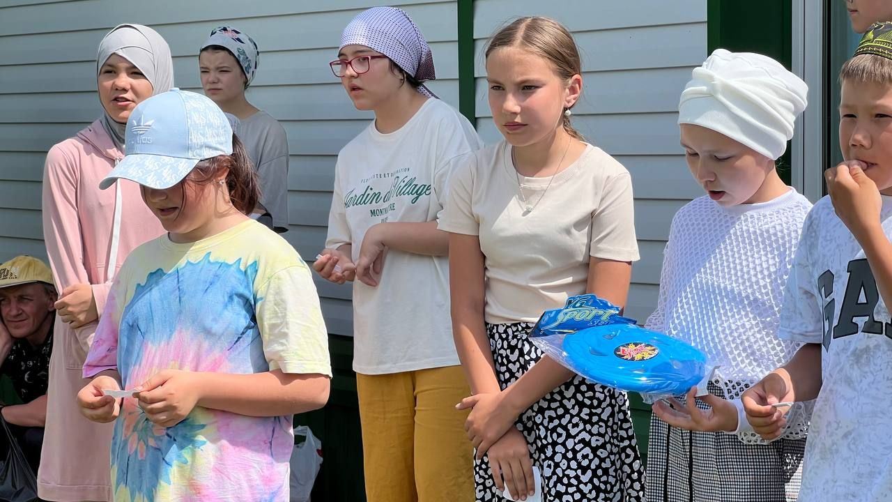 Саба мөхтәсибәте район социаль яклау идарәсе белән берлектә кайгыртуга мохтаҗ гаиләләрдә тәрбияләнүче балалар өчен җәйге бәйрәм уздырды