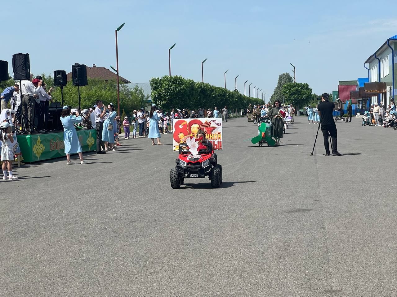 Балаларны яклау көнендә Сабада коляскалар парады узды