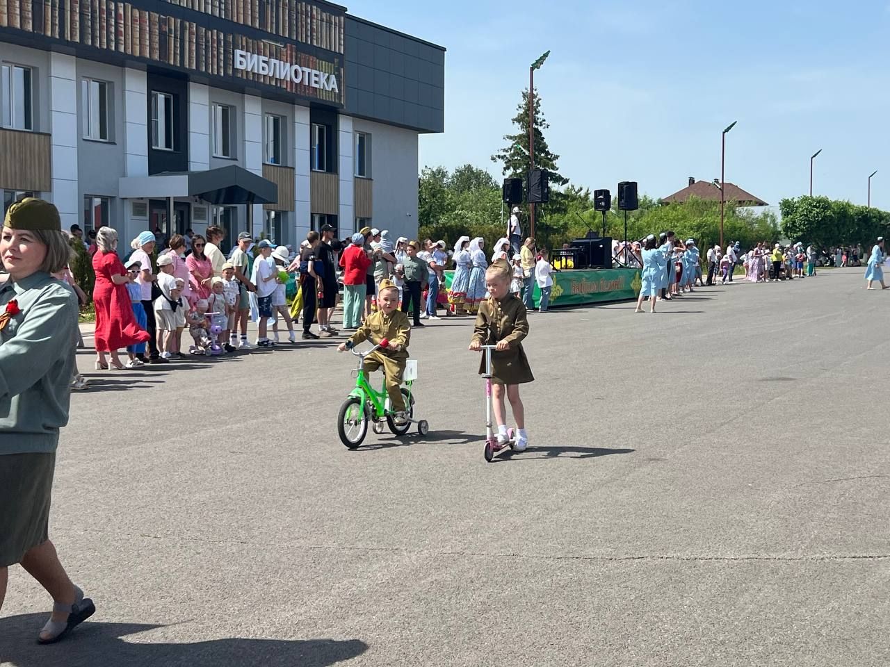 Балаларны яклау көнендә Сабада коляскалар парады узды