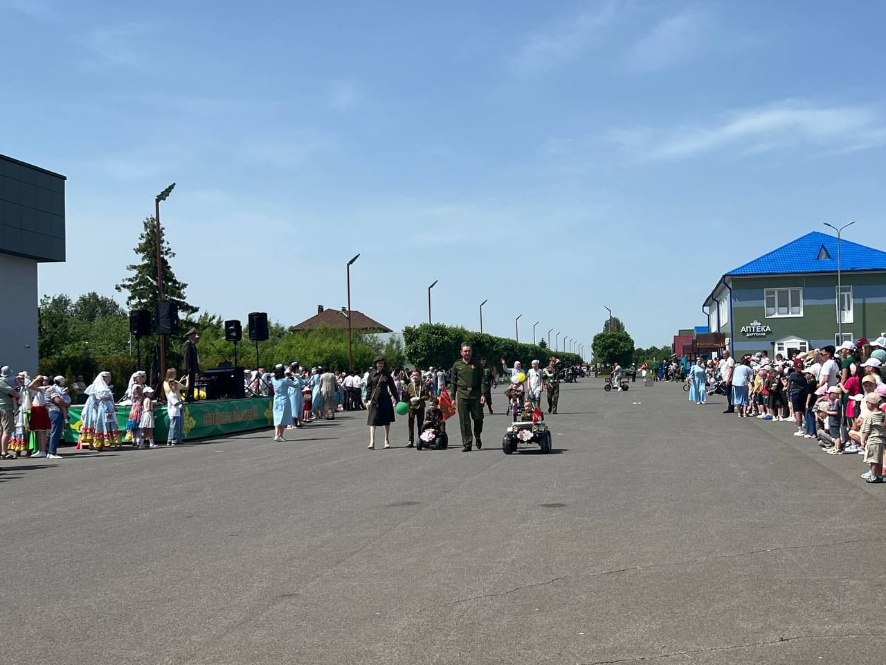 Балаларны яклау көнендә Сабада коляскалар парады узды