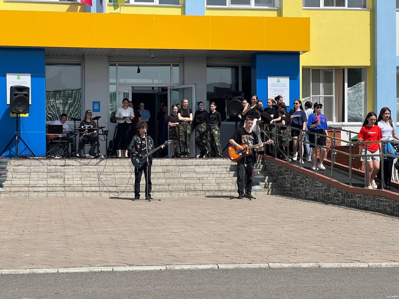 Балаларны яклау көнендә Сабада коляскалар парады узды