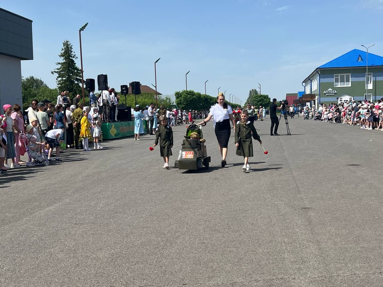 Балаларны яклау көнендә Сабада коляскалар парады узды