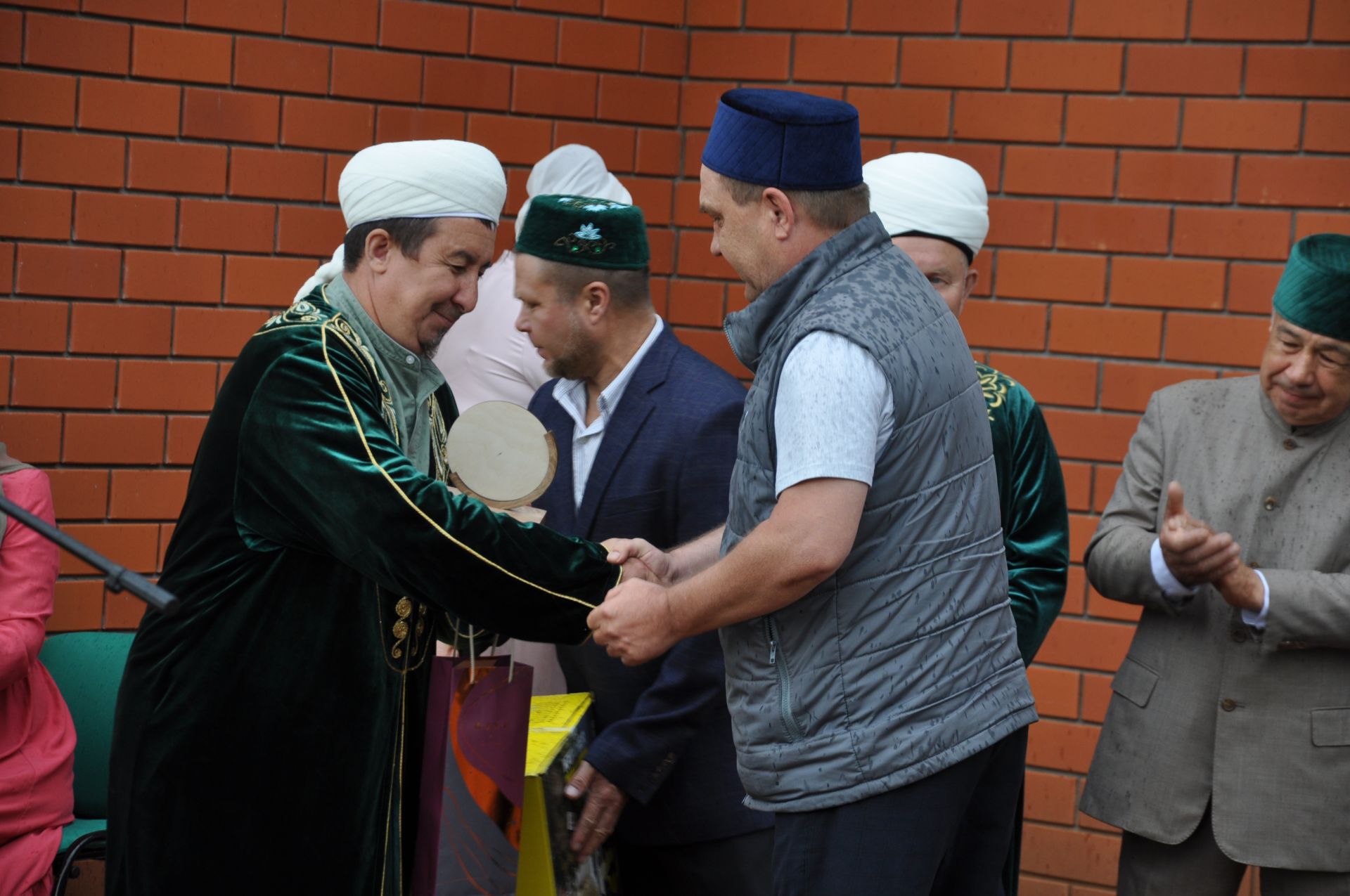 Туксан ел көттергән мәчет