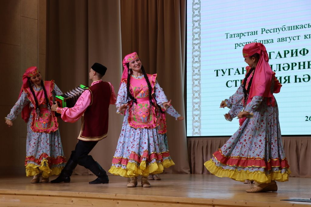 Сабада туган телләрне саклау һәм үстерү турында  сөйләштеләр