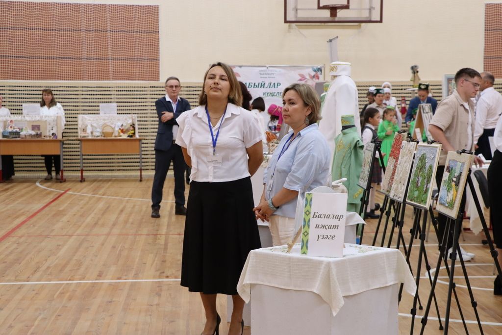 Сабада туган телләрне саклау һәм үстерү турында  сөйләштеләр
