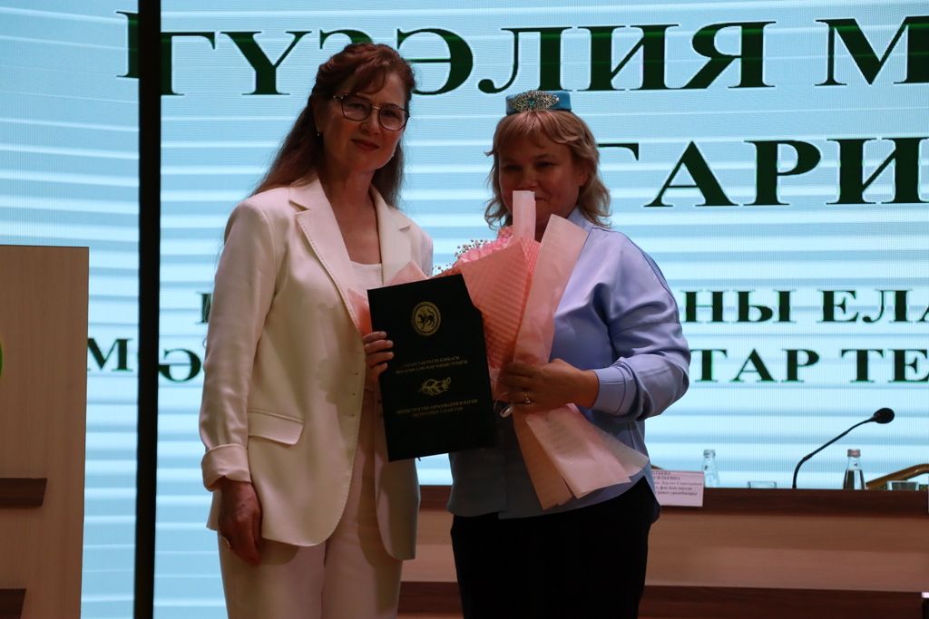 Сабада туган телләрне саклау һәм үстерү турында  сөйләштеләр