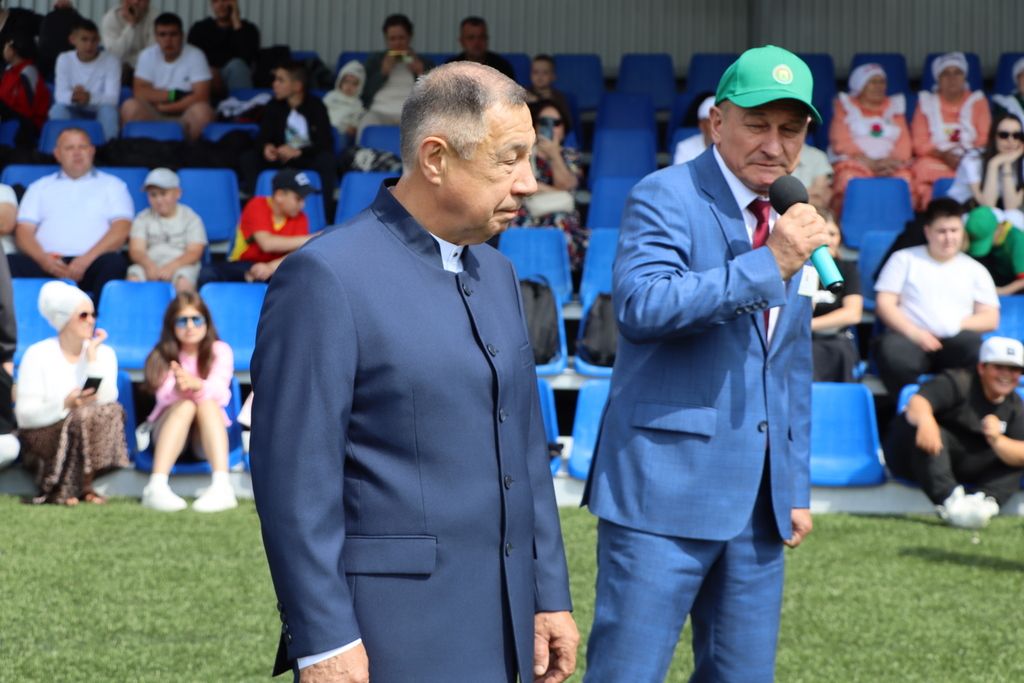 Республикабызның дәүләт һәм район  башлыгы  бүләкләренә лаек булучыларны, «Үз һөнәренең остасы» исеме  алучыларны хөрмәтләү  (фоторепортаж)