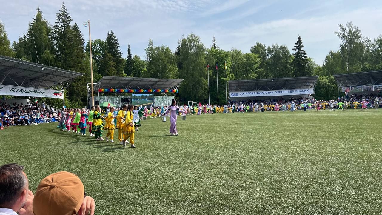 Саба Сабантуенда төп мәйданнан читтә төрле ярышлар үтте, балалар өчен аттракционнар, мастер-класслар эшләде