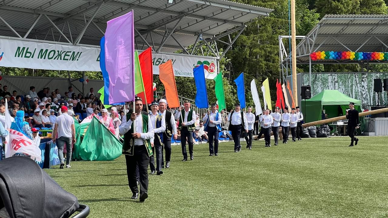 Саба Сабантуенда төп мәйданнан читтә төрле ярышлар үтте, балалар өчен аттракционнар, мастер-класслар эшләде