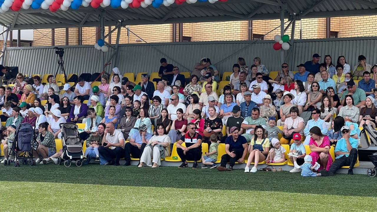 Саба Сабантуенда төп мәйданнан читтә төрле ярышлар үтте, балалар өчен аттракционнар, мастер-класслар эшләде