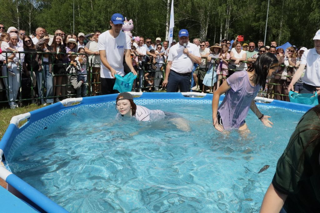 Күлдә балык  йөзәдер,  күп тотканнар җиңәдер