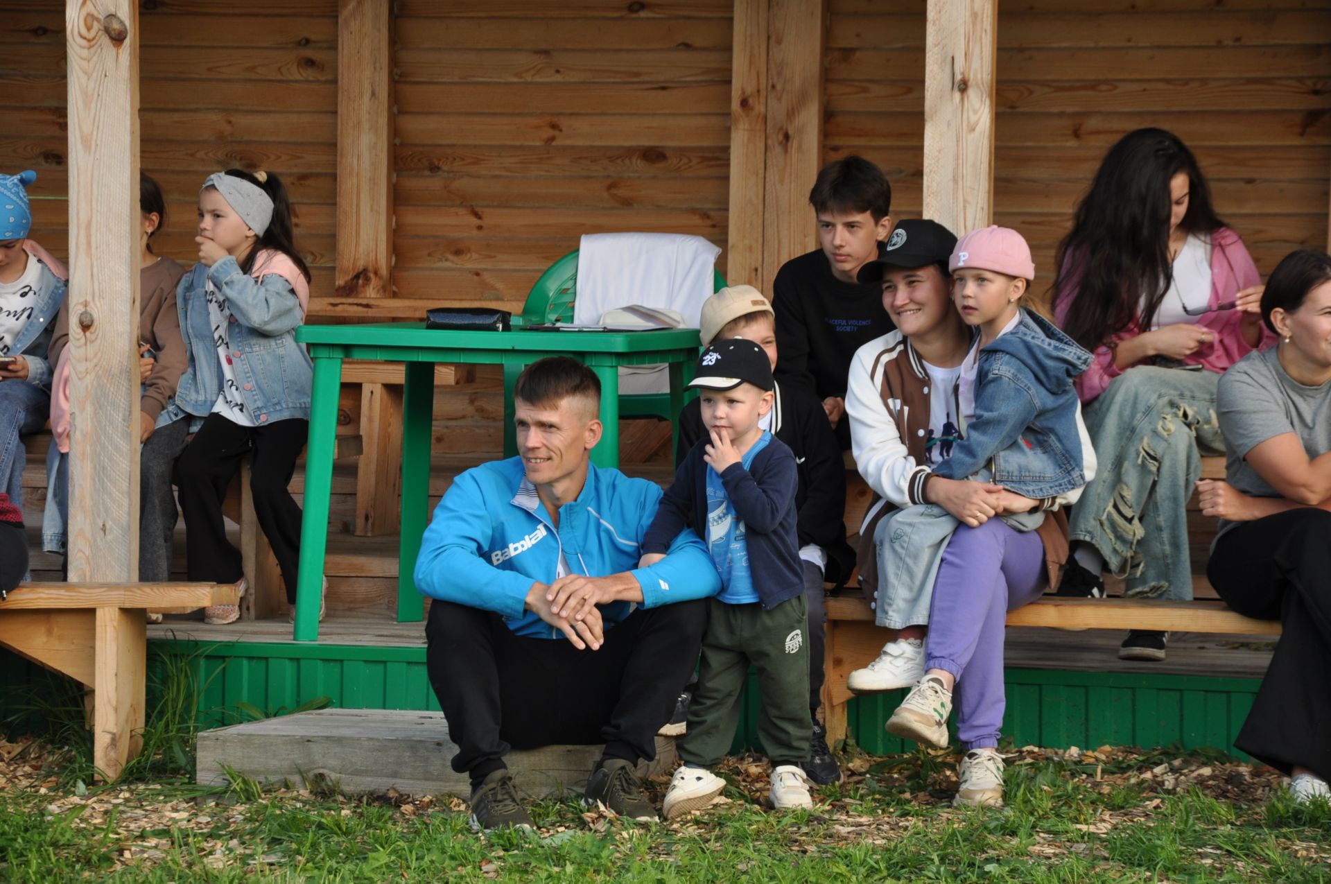 “Яшьлек” белән яшьләр янәшә