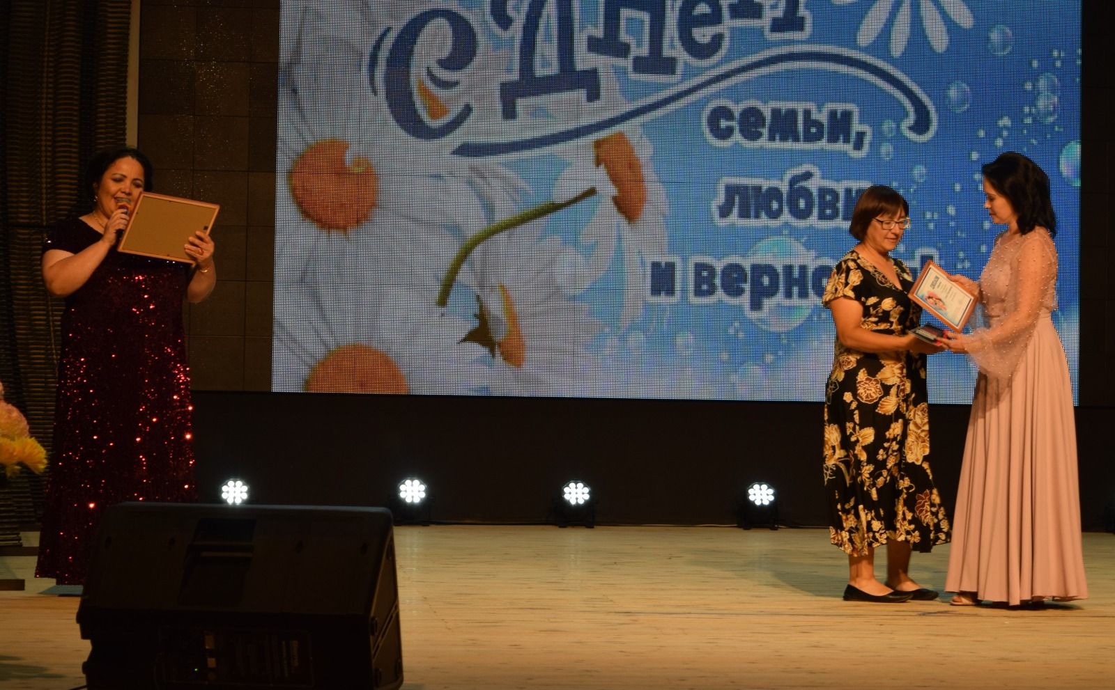 Шәмәрдәндә Гаилә, мәхәббәт һәм тугрылык көненә багышланган «Семья в объективе» фотоконкурсы җиңүчеләрен тәбрикләделәр