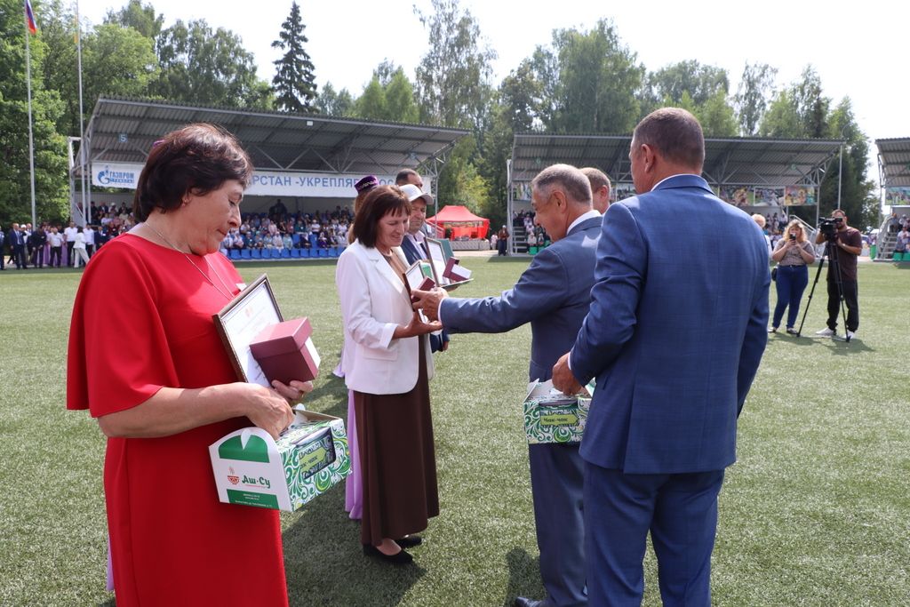 Эштә батырлар, ялда  ялкыннар