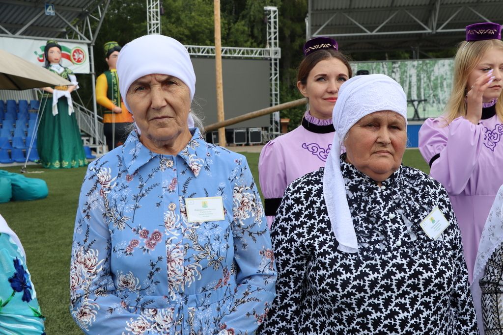 Эштә батырлар, ялда  ялкыннар