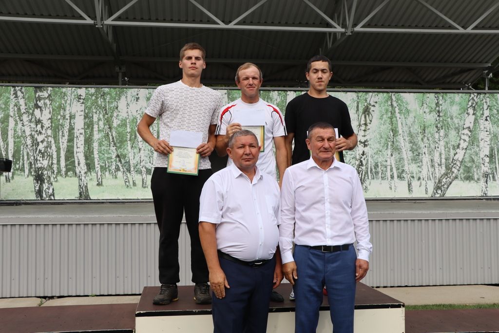 Эштә батырлар, ялда  ялкыннар