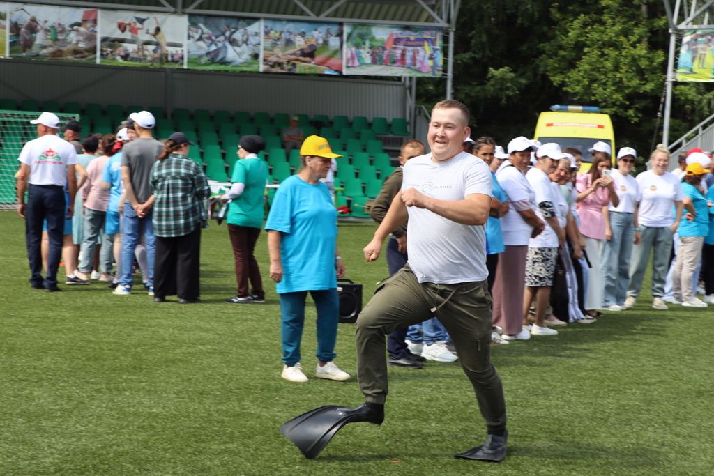 Эштә батырлар, ялда  ялкыннар