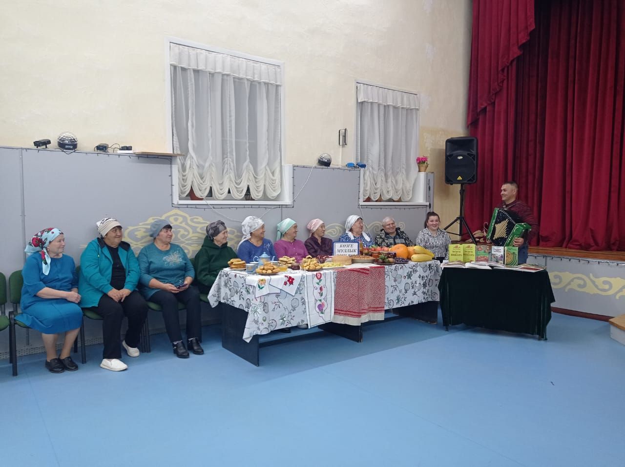 Килдебәктә  хуҗабикәләр очрашып тәмле рецептлары белән уртаклаштылар