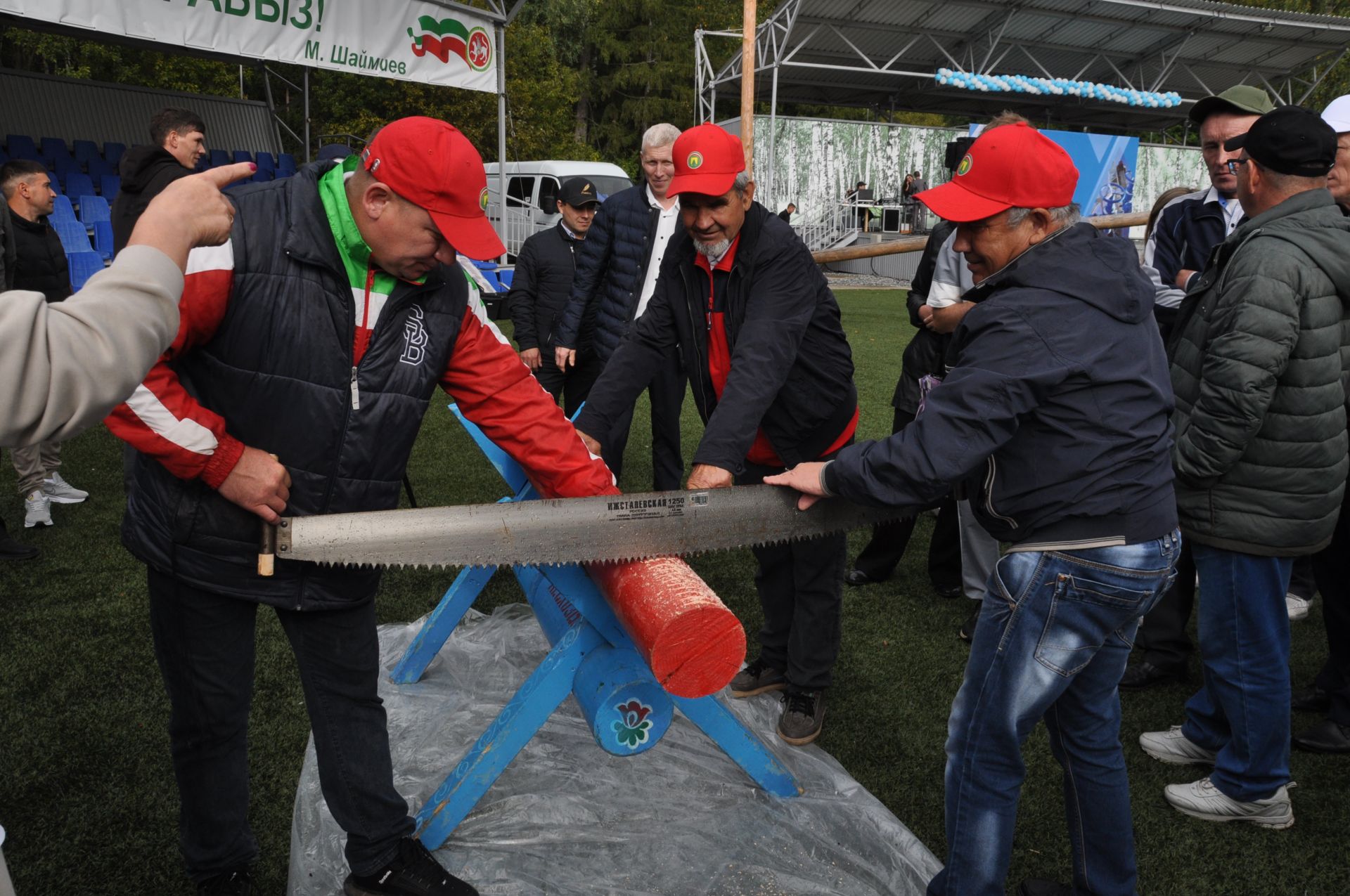 Өйләрне генә түгел, күңелләрне дә җылытучылар
