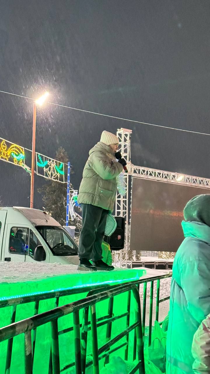 Сабада Төп чыршы янындагы мәйданны бүген салым инспекциясе хезмәткәрләре «кыздырды»